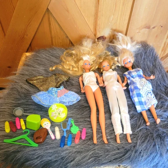 vintage Barbie Doll Lot And Misc Accessories 1966/1987 Skipper Bendable Knees - Picture 1 of 13